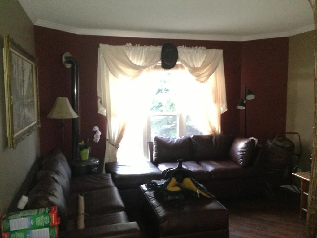 Home Sweet Hostel Canada