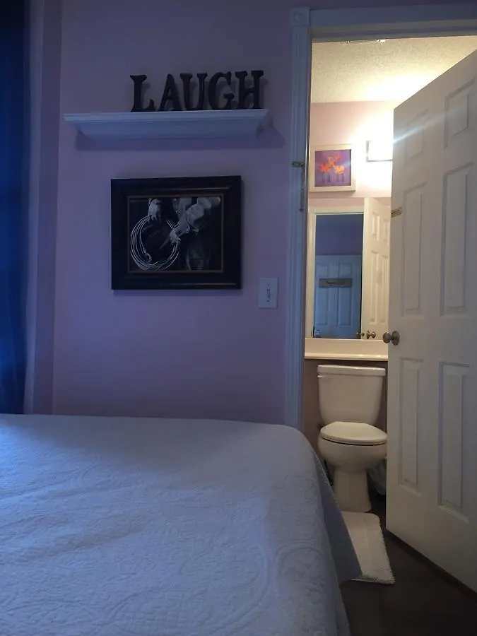 Home Sweet Hostel De Winton Canada